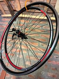 Cerchi nuovo bici da strada