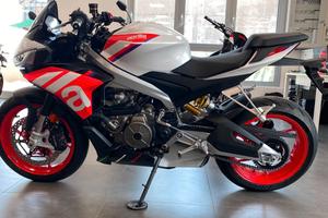 Aprilia Tuono 660
