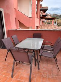 Tavolo da esterno con 6 sedie