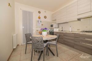 Villetta a schiera con 3 camere e garage in zona