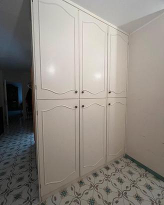 Armadio bianco a 5 ante