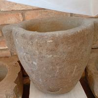 mortaio antico in pietra 