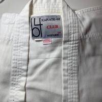 Karategi completo di cintura e guantoni