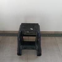 Sgabello scaletta nero 