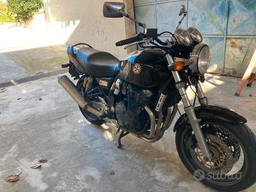 Suzuki gsx 750