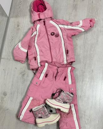 Tuta da neve bimba e scarponi