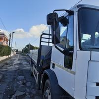 Camion Iveco con Gru incorporata