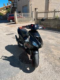 Aprilia SR 50 R (70)