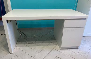 Scrivania IKEA