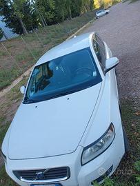 volvo v50 2010