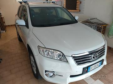 Toyota RAV4 4x4 D4D 150 CV Lounge