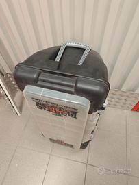 Set completo attrezzatura  subacquea con cassa 