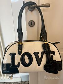 Moschino