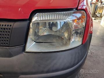 Proiettore sinistro FIAT PANDA del 2009