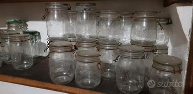 Vasetti di vetro antichi