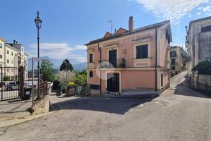 DEPOSITO A PELLEZZANO