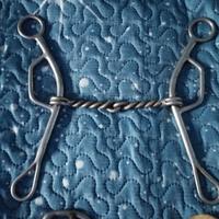 In blocco per maneggi e centri equitazione