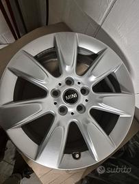 Cerchi Mini Cooper da 17" con sensori pressione