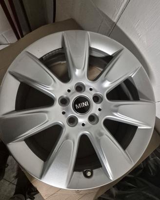 Cerchi Mini Cooper da 17" con sensori pressione