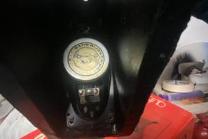 Mobiletto universale per auto radio