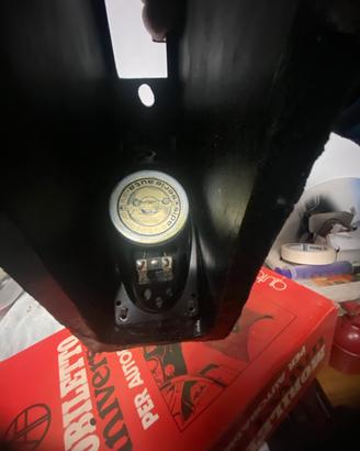 Mobiletto universale per auto radio