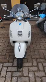 Vespa GTS 300