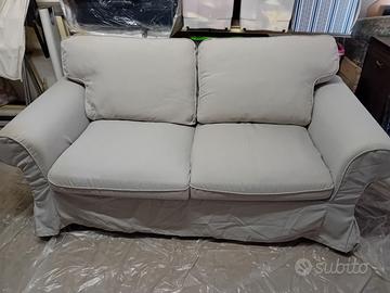 Divano due posti Ikea