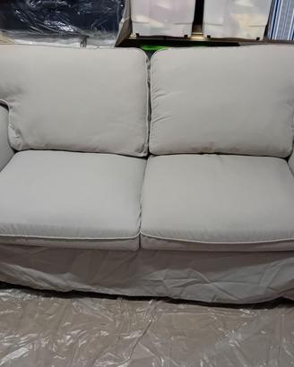 Divano due posti Ikea