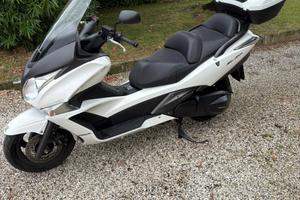 Scooter honda SW T 400