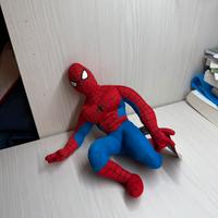 peluche spiderman