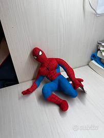 peluche spiderman