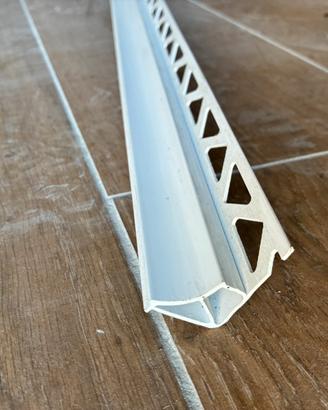 Profilo PVC sguscia altezza 10mm