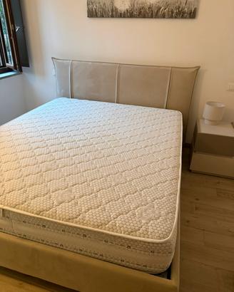 Letto matrimoniale completo di rete e materasso