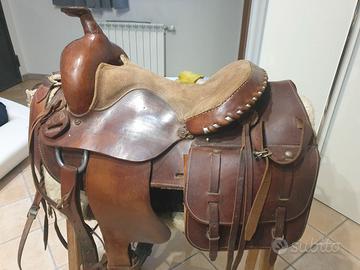 Sella americana con borse in cuoio