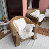 Divano e due poltrone in vimini da loggia