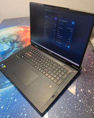 MSI Raider 18 HX AI RTX 5090 64GB 4TB Laptop