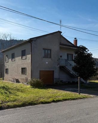 Abitazione indipendente con terreno di 5000mq circ
