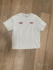 t-shirt BERSHKA  taglia M NUOVA