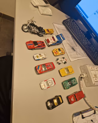 Lotto 13 Modellini Auto Moto (Bburago, Majorette)
