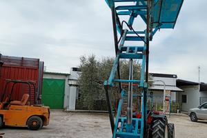 trattore carrello per uva alza 4 metri e piede