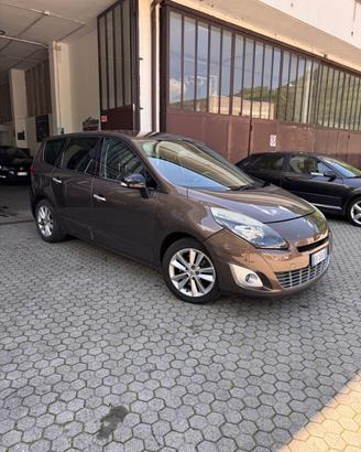 Renault Scenic Scénic 2.0 dCi 150CV luce