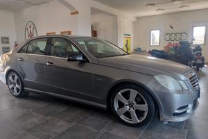 Mercedes-benz E 220 CDI Premium