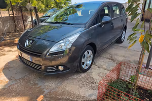 peugeot 5008 2013 1600 hdi perfetta 