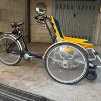 Bicicletta combinata con carrozzina
