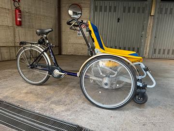 Bicicletta combinata con carrozzina