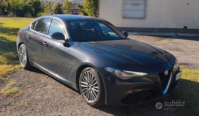 Giulia 2.2 180 cv