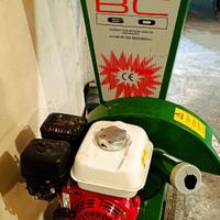 Biotrituratore Cippatore con motore Honda