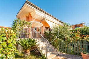 Villetta a schiera di 140 m² con 4 locali a Roma