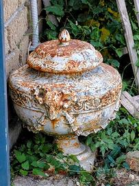 Vaso in ghisa XIX