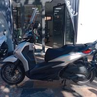 Piaggio Beverly 300 i.e. S HPE ARGENTO COMETA